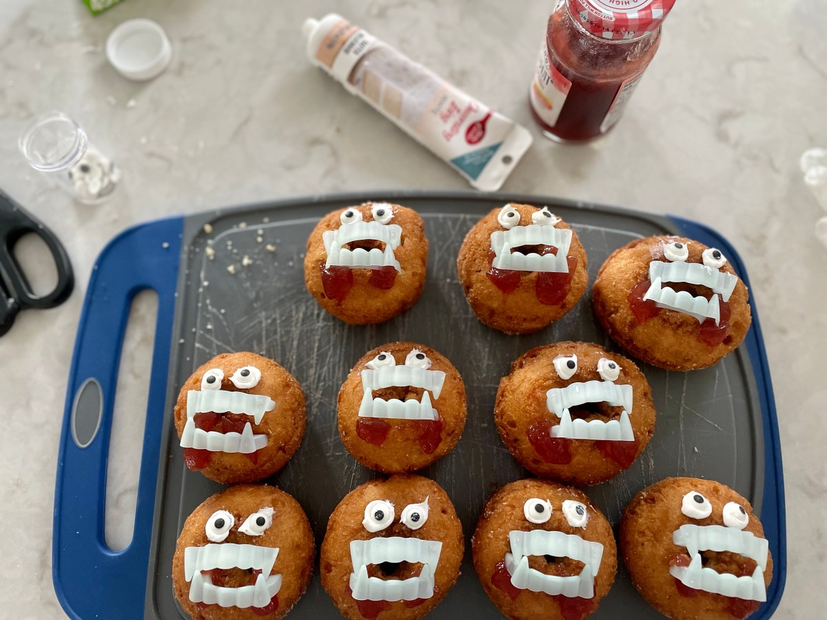 Recipe: Halloween Vampire&nbsp;Donuts